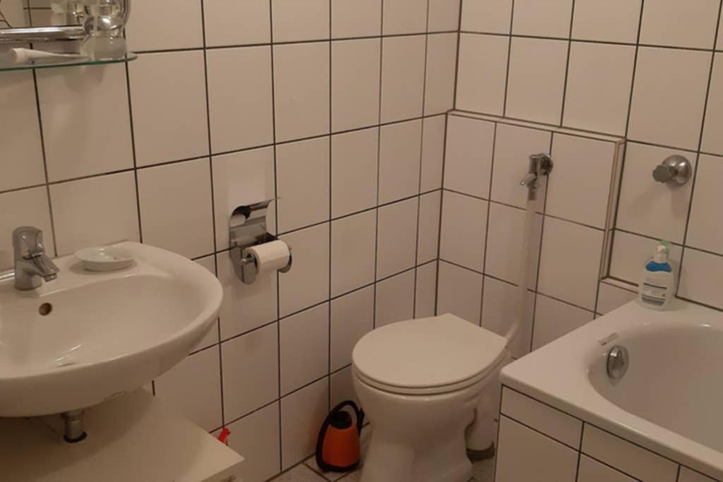 Anvar * Dusseldorf