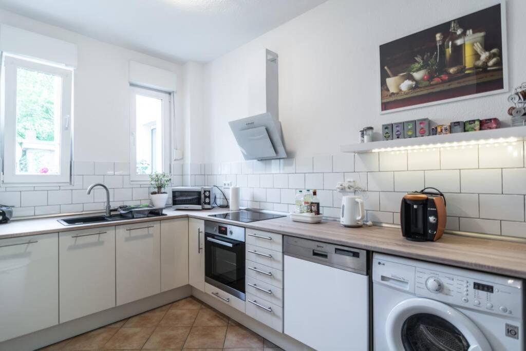120 Qm -3 Schlafzimmer-2 Baeder- Fuer 7 Gaeste * Düsseldorf