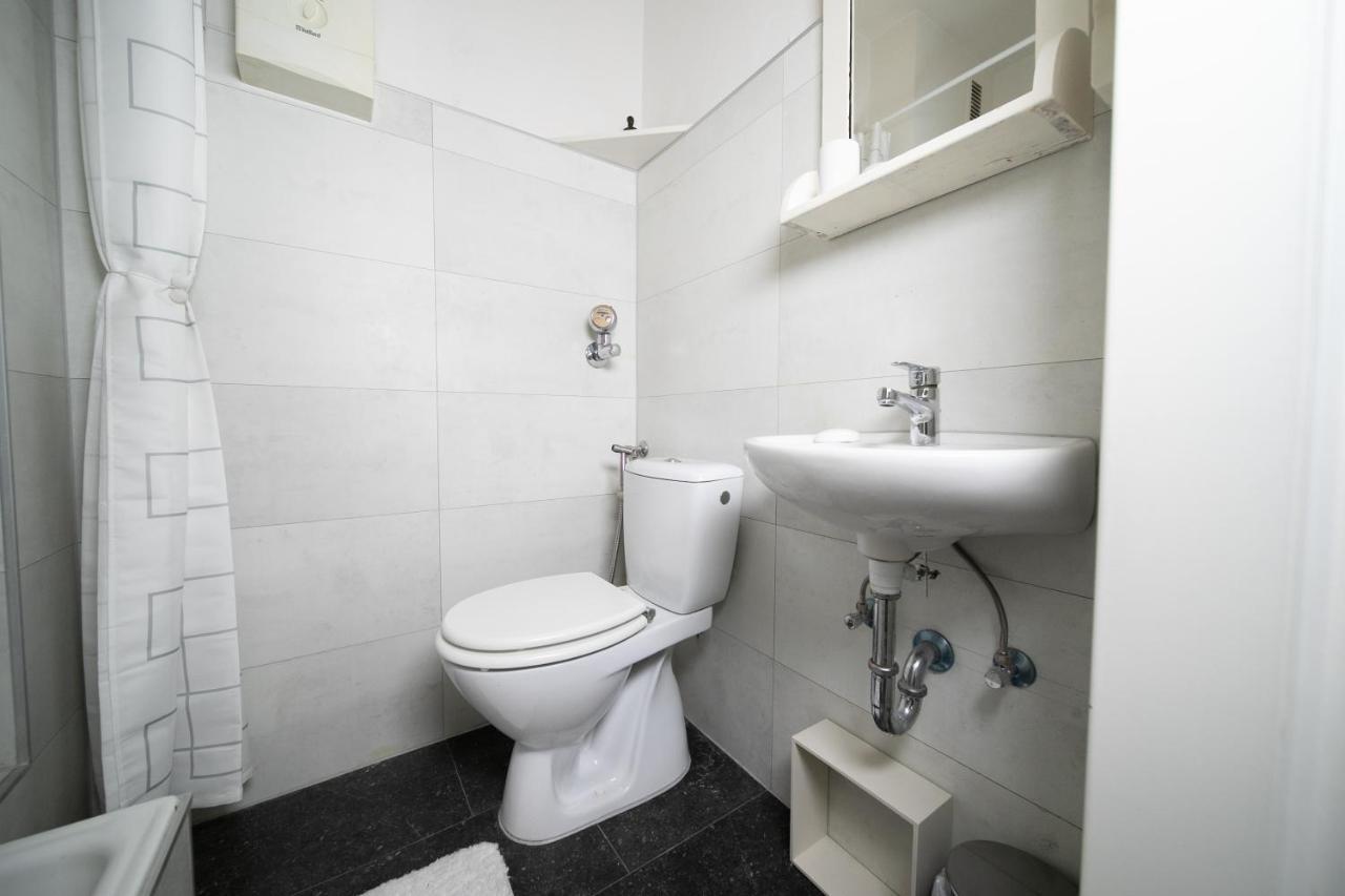 - Gut Angeschlossen - Henkel - Messe Apartment
