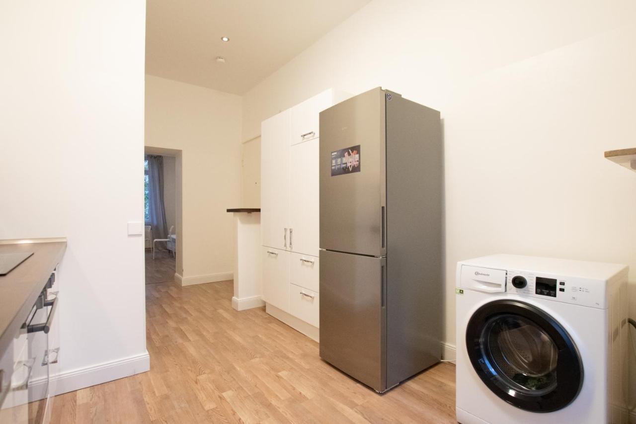 Raj Living - 1 Or 3 - 20 Min Messe Dus And Old Town Dus Apartamento *