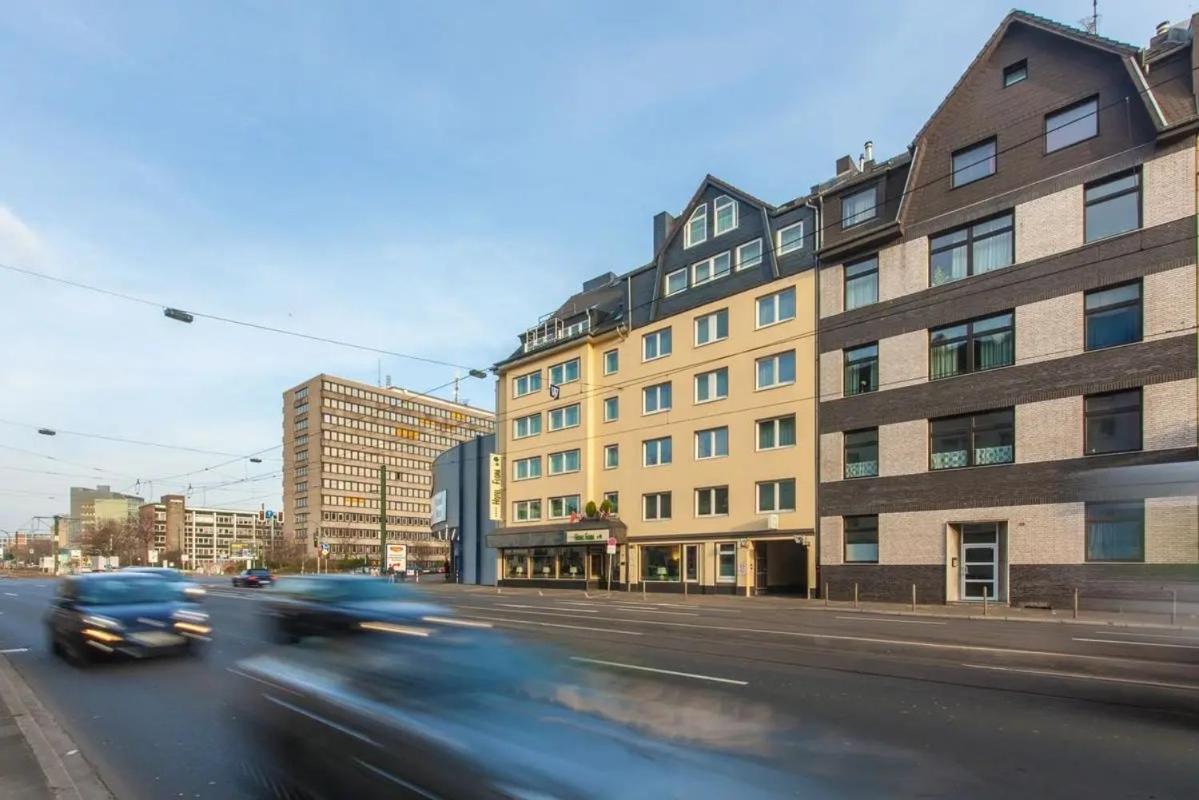 Flora Aparthotel