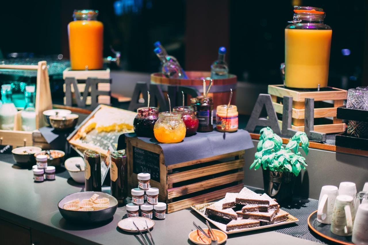 Hotel Me And Dusseldorf, By Hyatt 4*