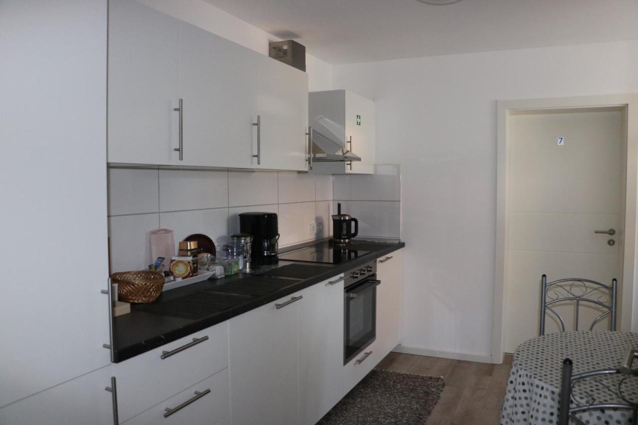 Herberg In Near The Airport/fair *