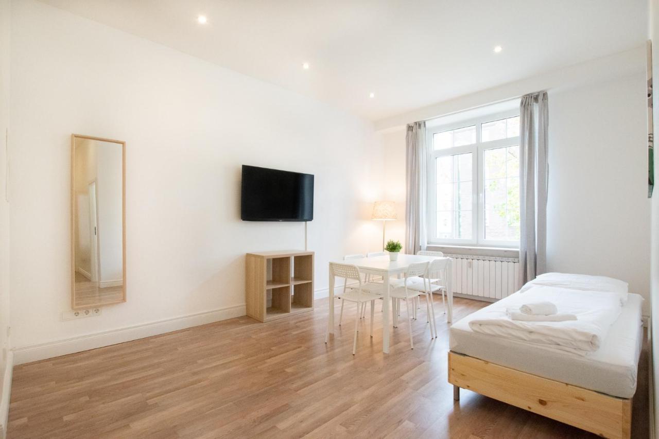 Raj Living - 1 Or 3 - 20 Min Messe Dus And Old Town Dus *