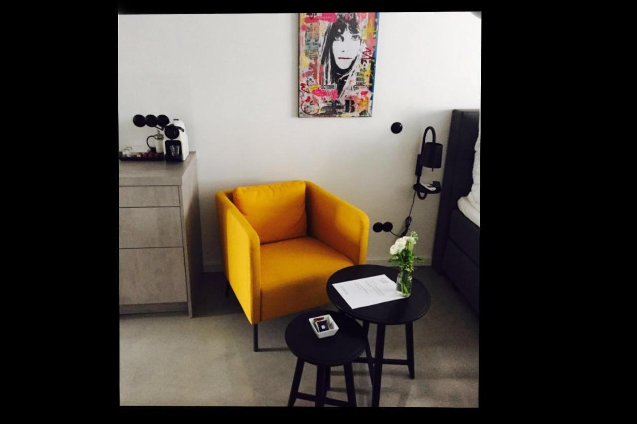 Square Rooms 8