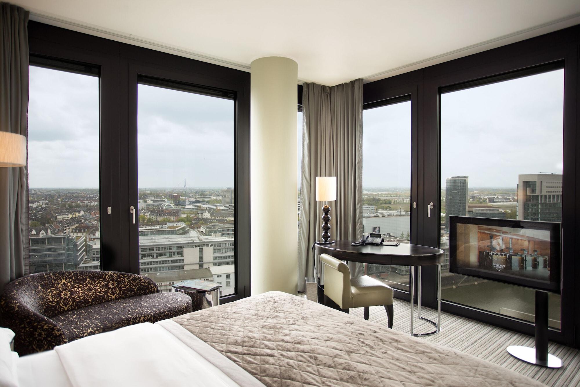 Hyatt Regency Hotel 5*