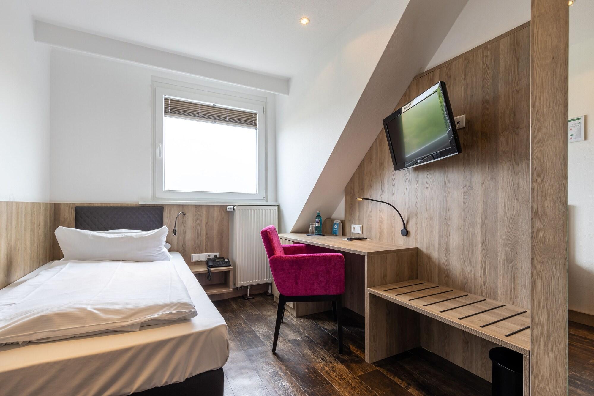 Hotel Trip Esplanade, 4*