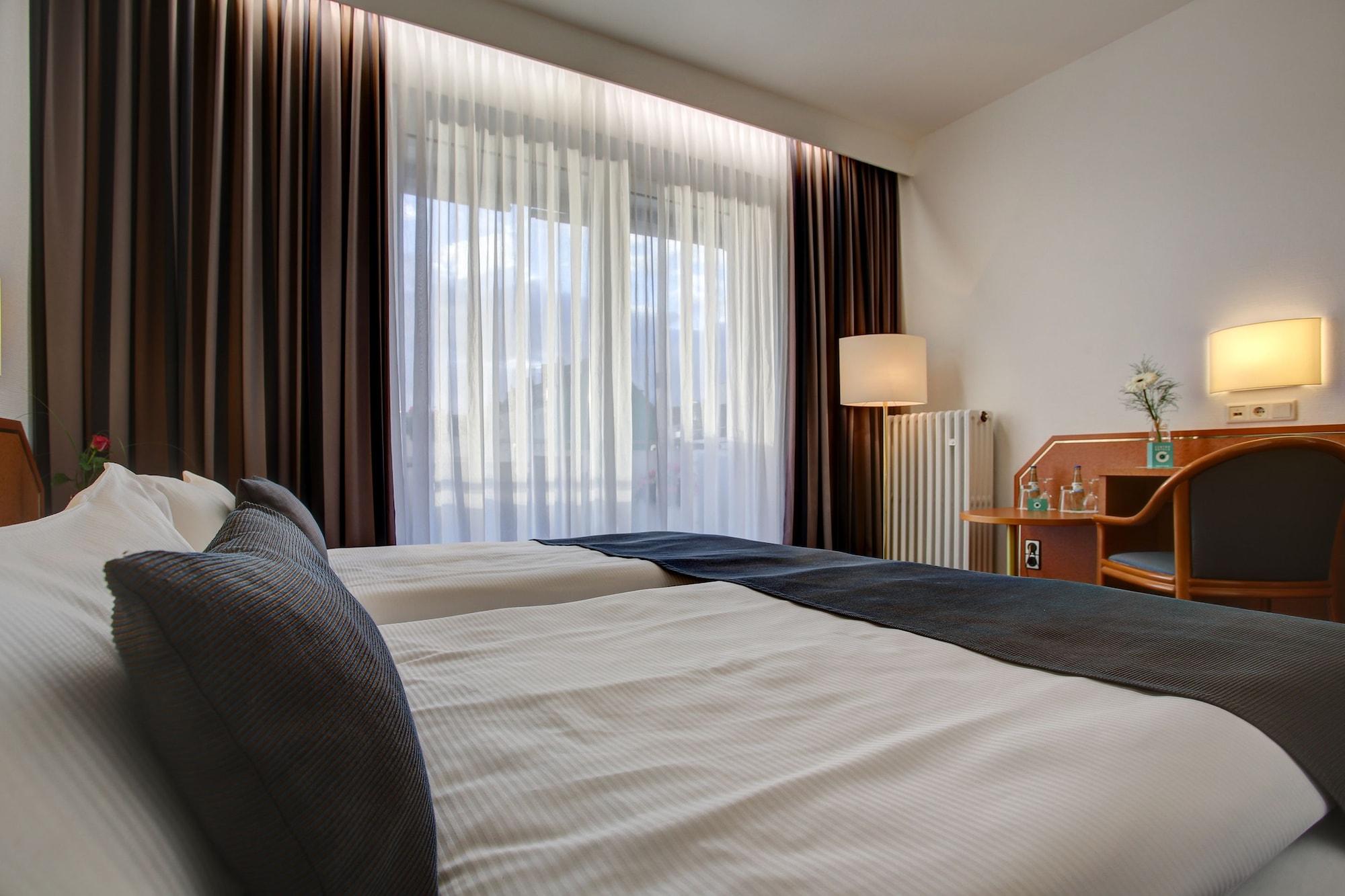 Trip Esplanade, Hotel 4*