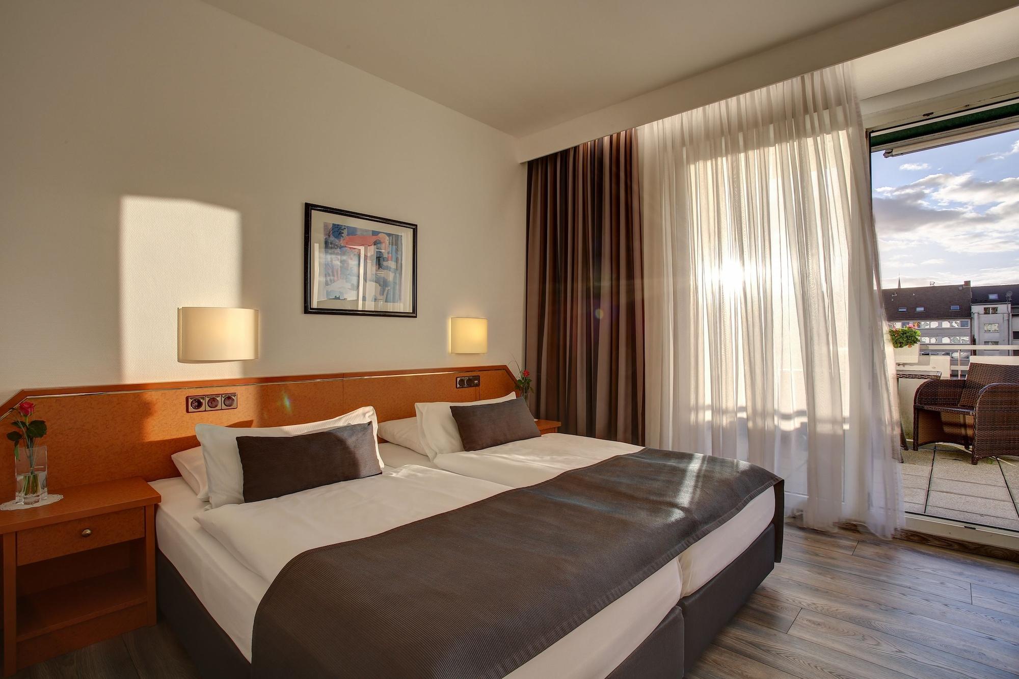 Hotel Trip Esplanade, 4*