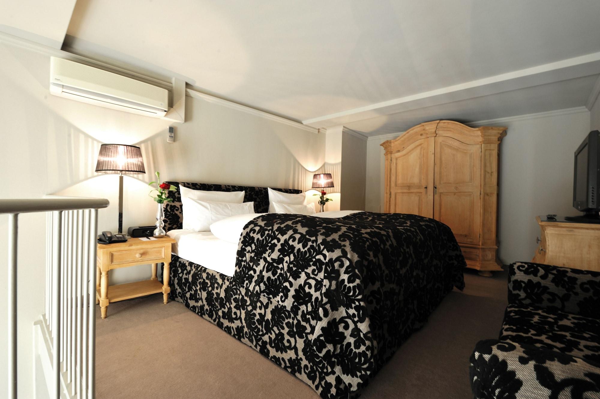 Stage47 Hotel