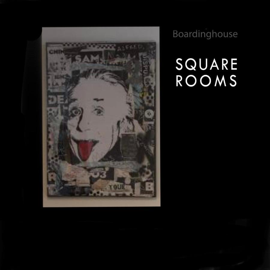 Square Rooms 8 Apartment