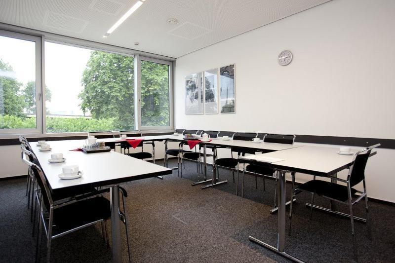 Jugendherberge Duesseldorf Hostel