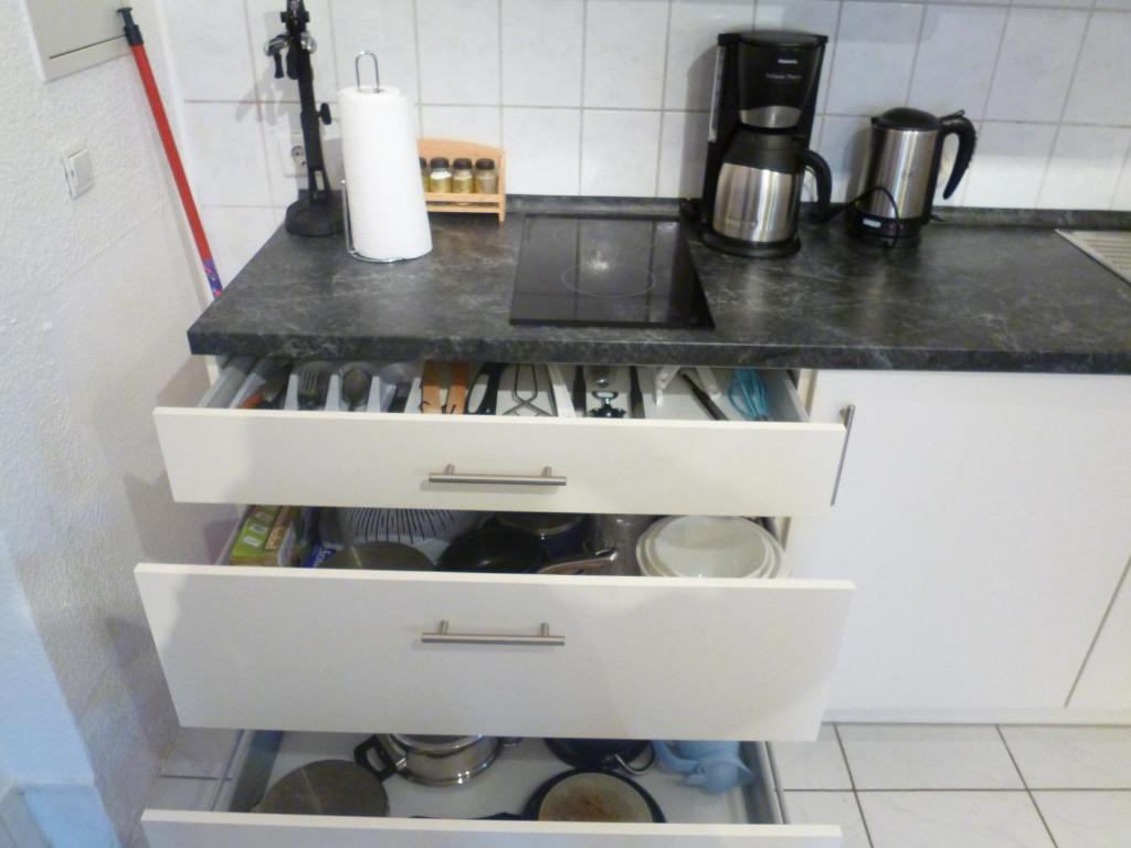 Airport Apartment *