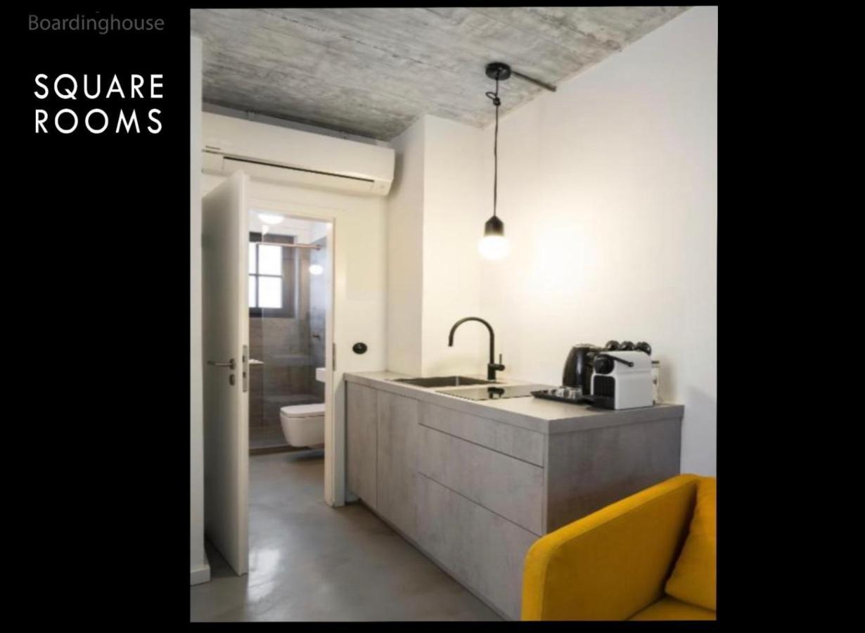 Apartment Square Rooms 8