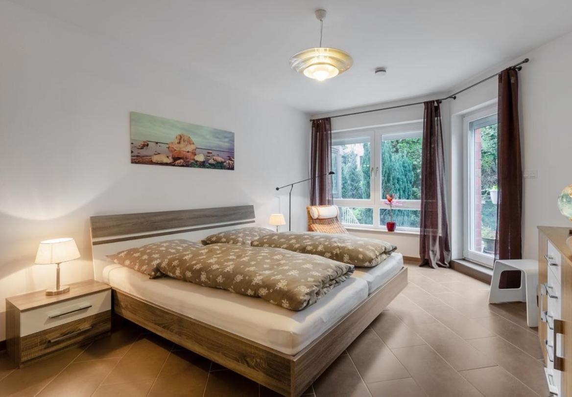 Modernes In Schöner Lage Düsseldorf