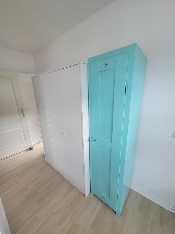 Messezimmer Am Thewissenweg * Dusseldorf