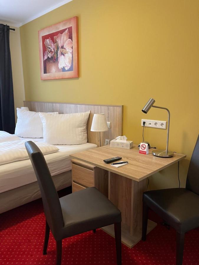 Palm Premium & Hotel