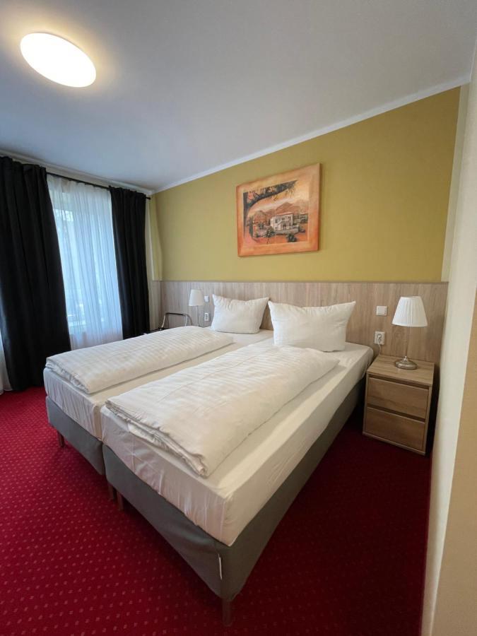 Palm Premium & Hotel