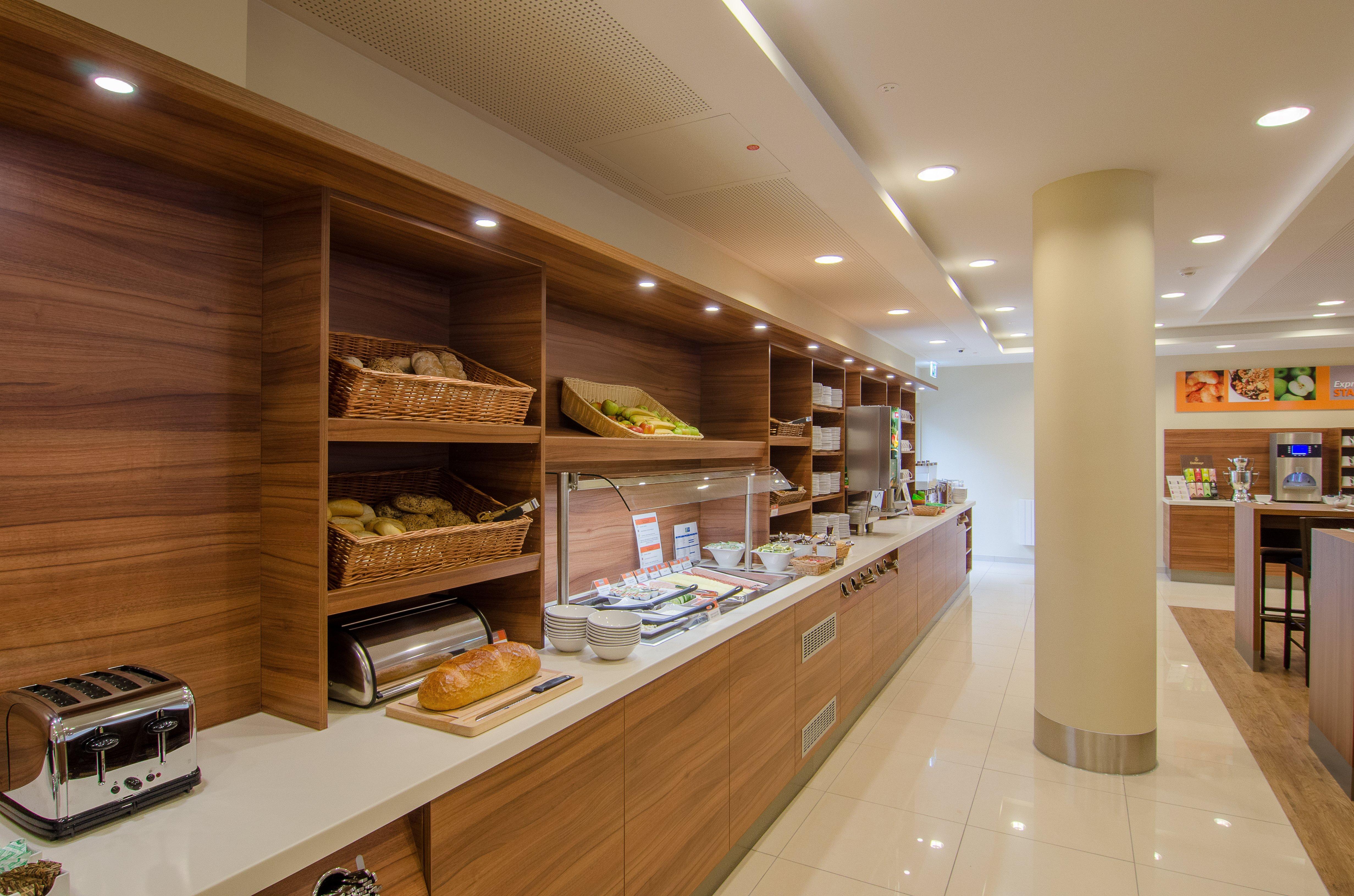 Express Hotel