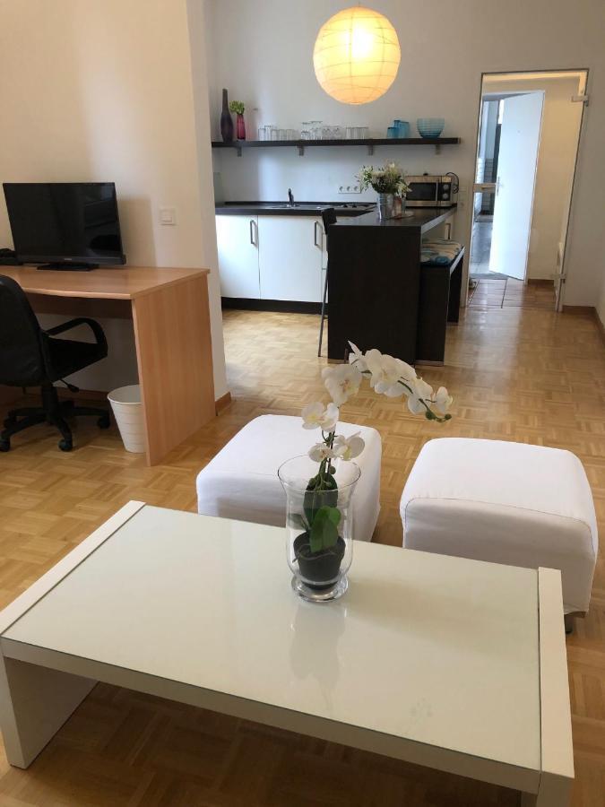 E - Quiet Business One Bedroom For 3 Guests * Düsseldorf