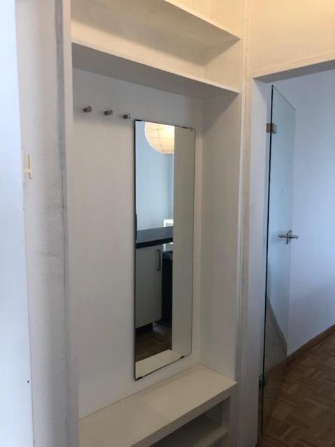 E - Quiet Business One Bedroom For 3 Guests *