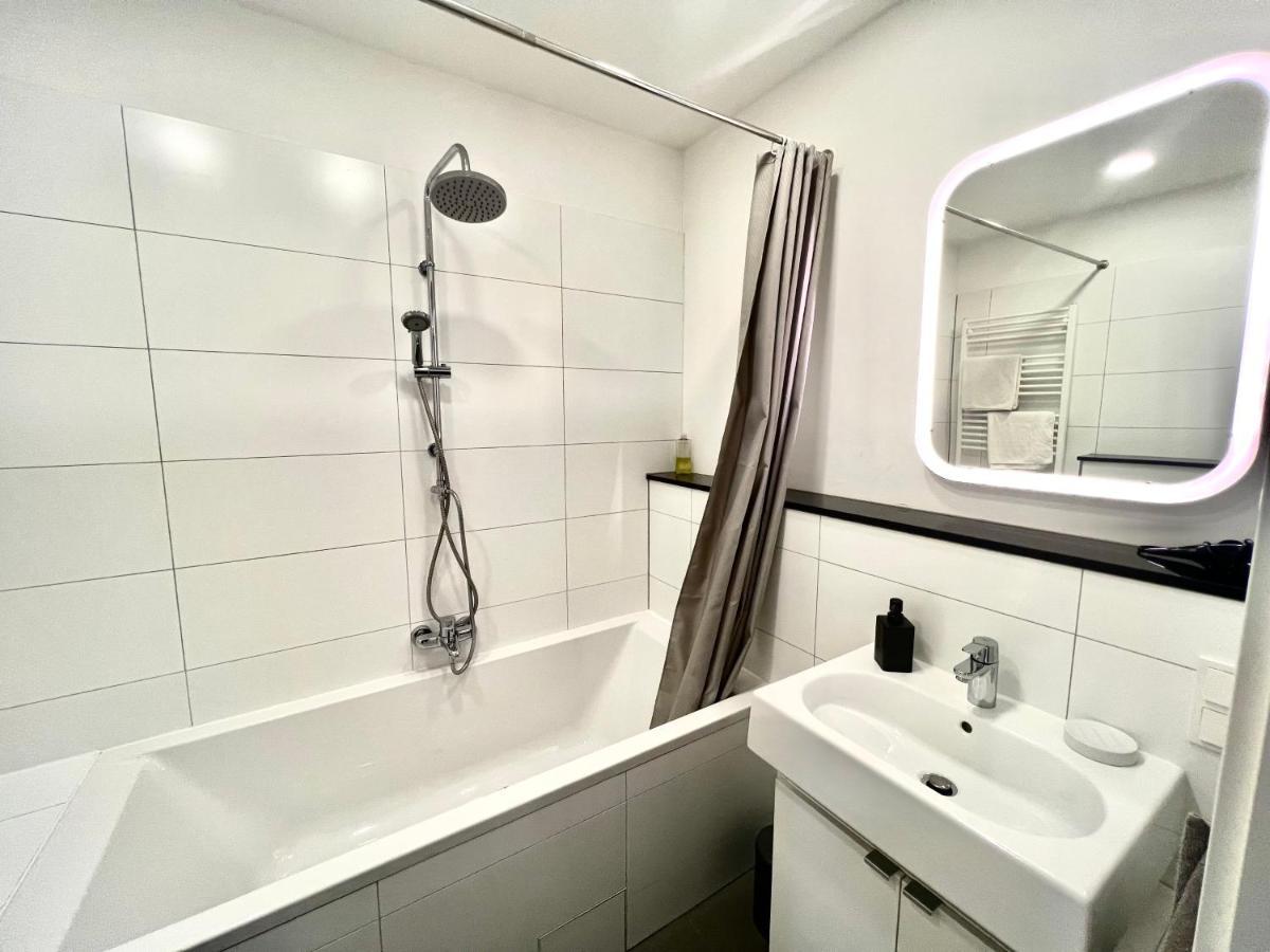 Vibehome - Stresemannstrasse Apartment Dusseldorf