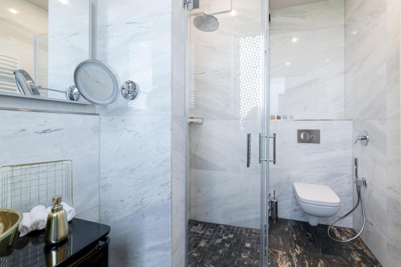 Fourty Three Luxury Serviced 5*