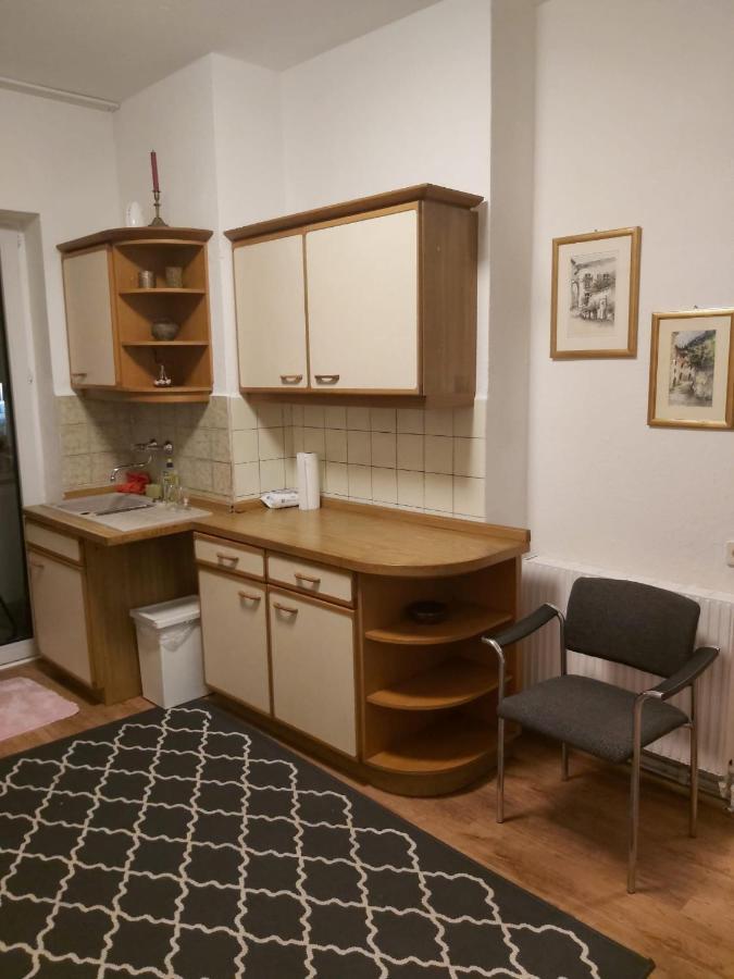 1 Zimmerwohnung Mit Kueche, Balkon Und Badezimmer In Apartmen * Dusseldorf