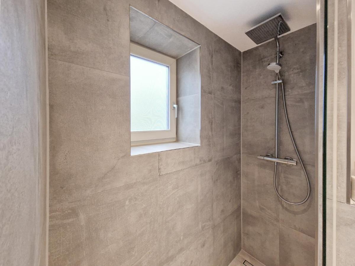 Raj Living - With 1 Or 2 - 15 Min To Messe Dus And Old Town Dus *