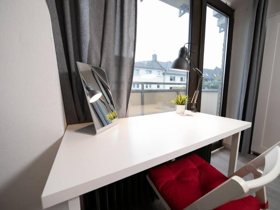 Studio Rosso - Central - Balcony - Trade Fair Apartment