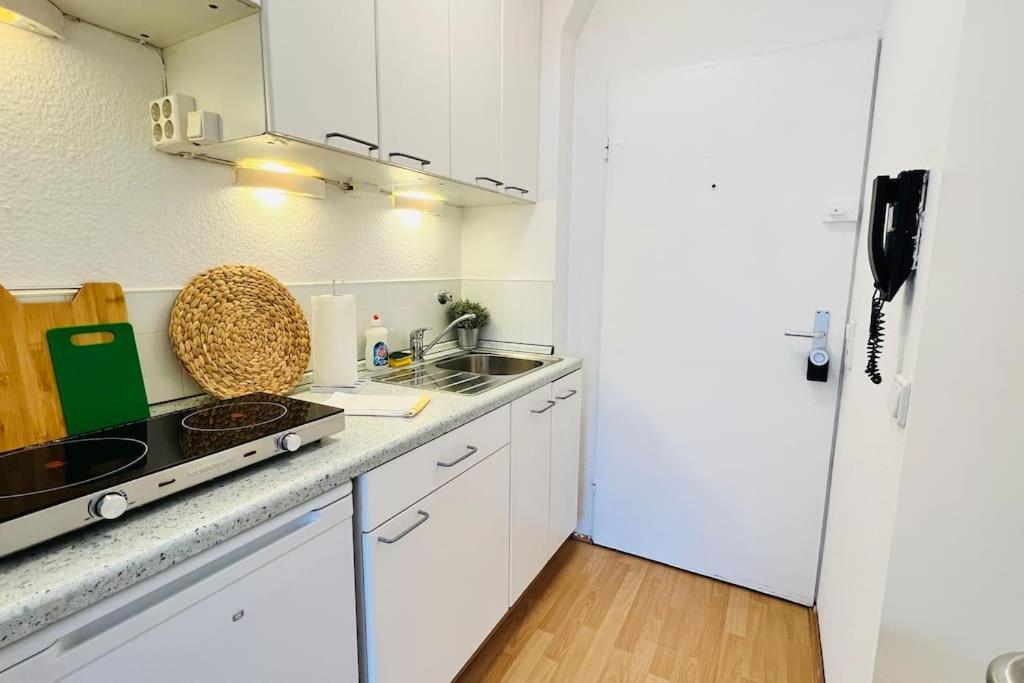 Bright Studio - Central - Balcony - Trade Fair Apartment Dusseldorf