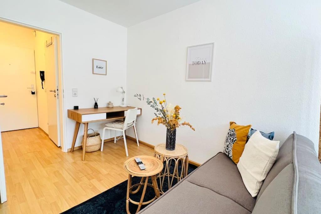 Apartment Bright Studio - Central - Balcony - Trade Fair *
