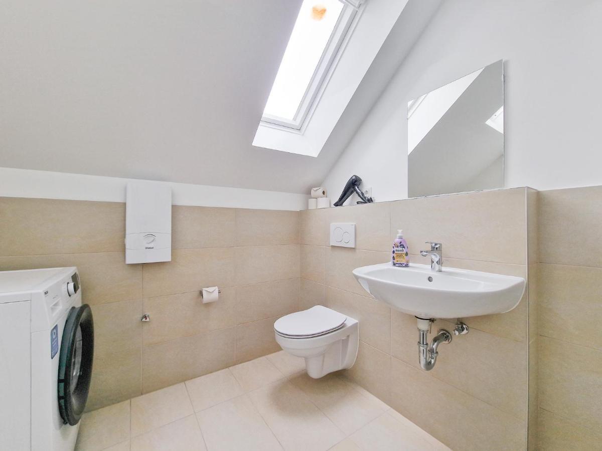 Raj Living - 1 Or 3 - 20 Min Messe Dus And Old Town Dus Apartamento *