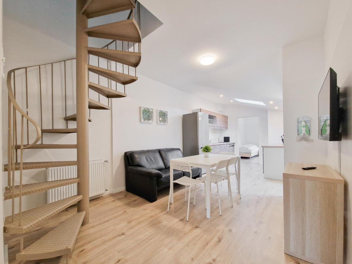 Apartamento Raj Living - 1 Or 3 - 20 Min Messe Dus And Old Town Dus