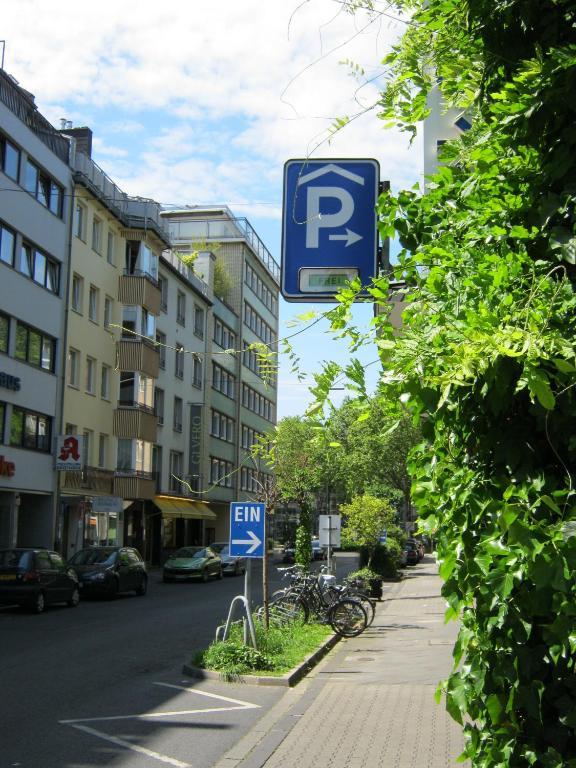 Bett Am Rhein * Dusseldorf