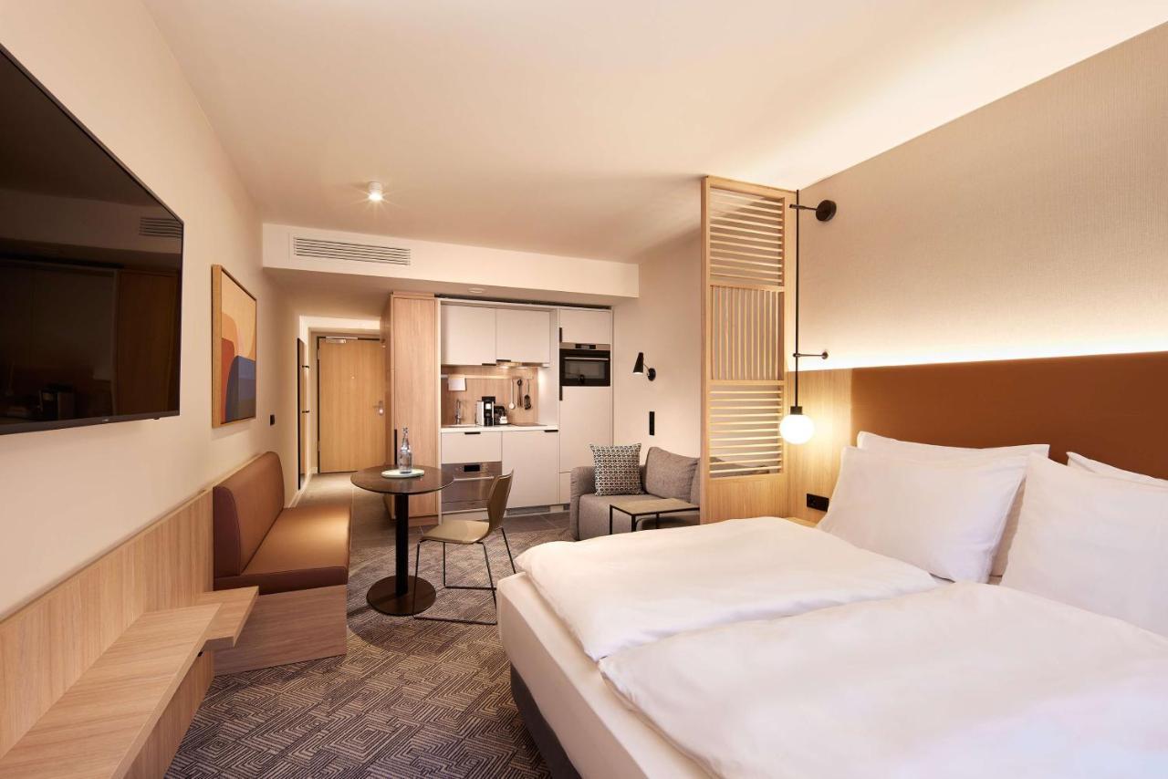 Adina Hotel 4*