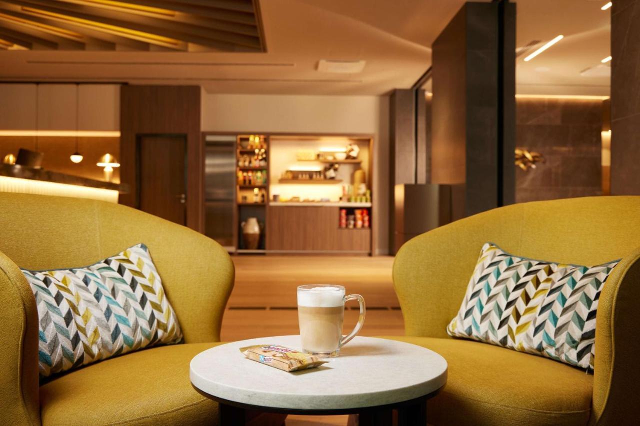 Hotel Adina