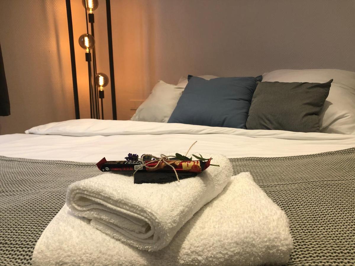 Bienvenidus - Self Service - Zur Selbstversorgung - Messezimmer - * Düsseldorf