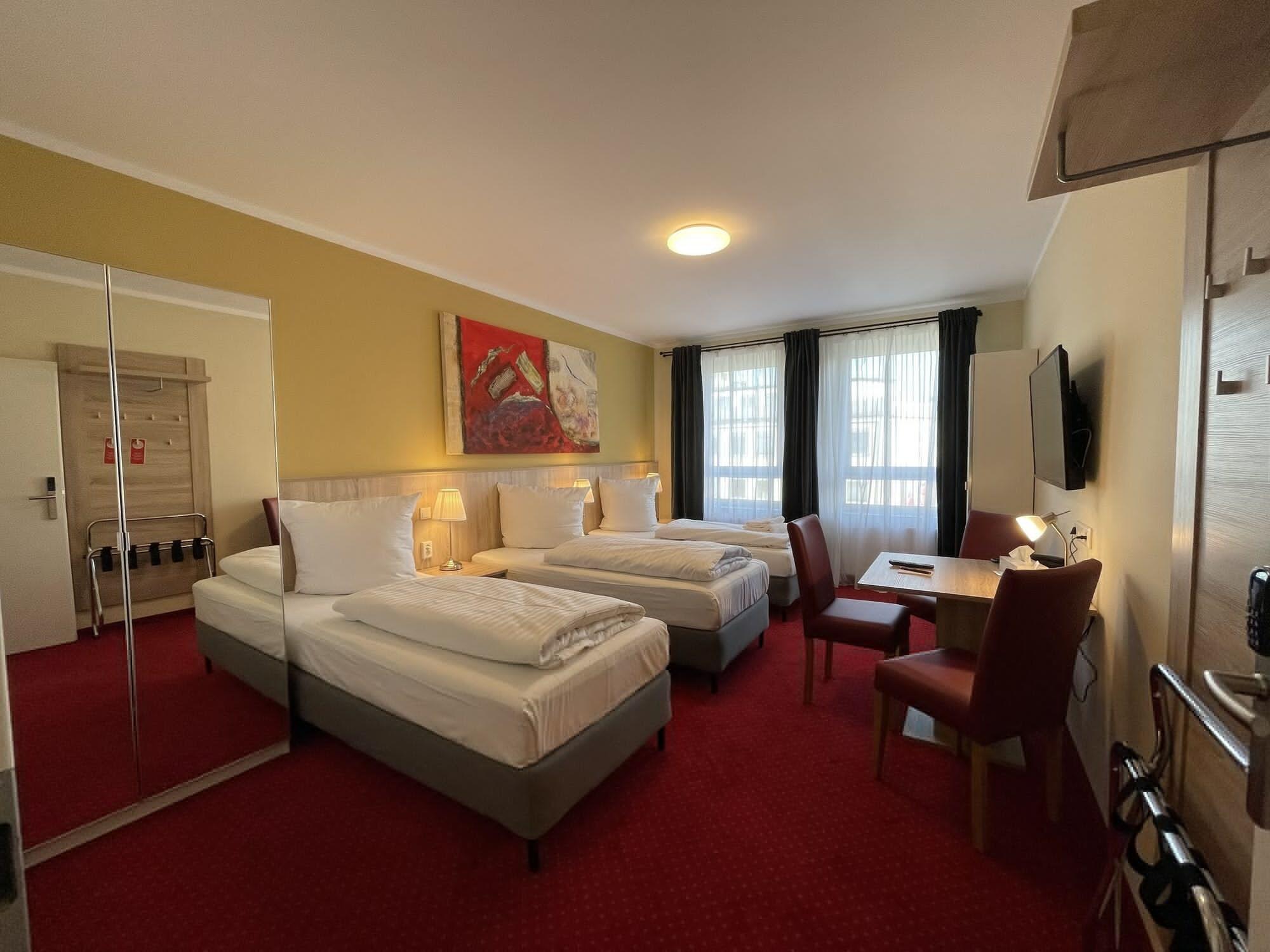 Palm Premium & Hotel
