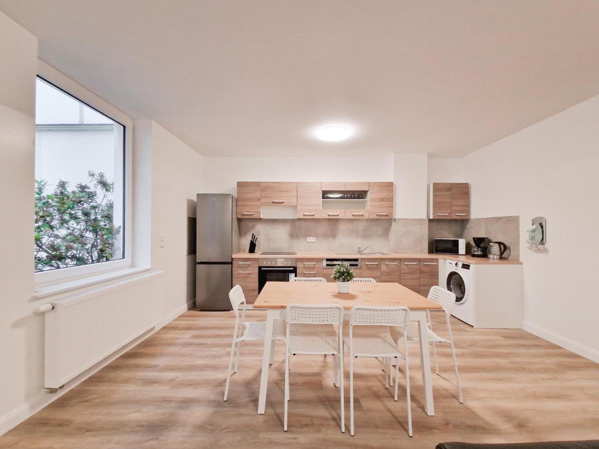 Raj Living - With 3 - 15 Min Messe Dus & 10 Min Old Town Dus