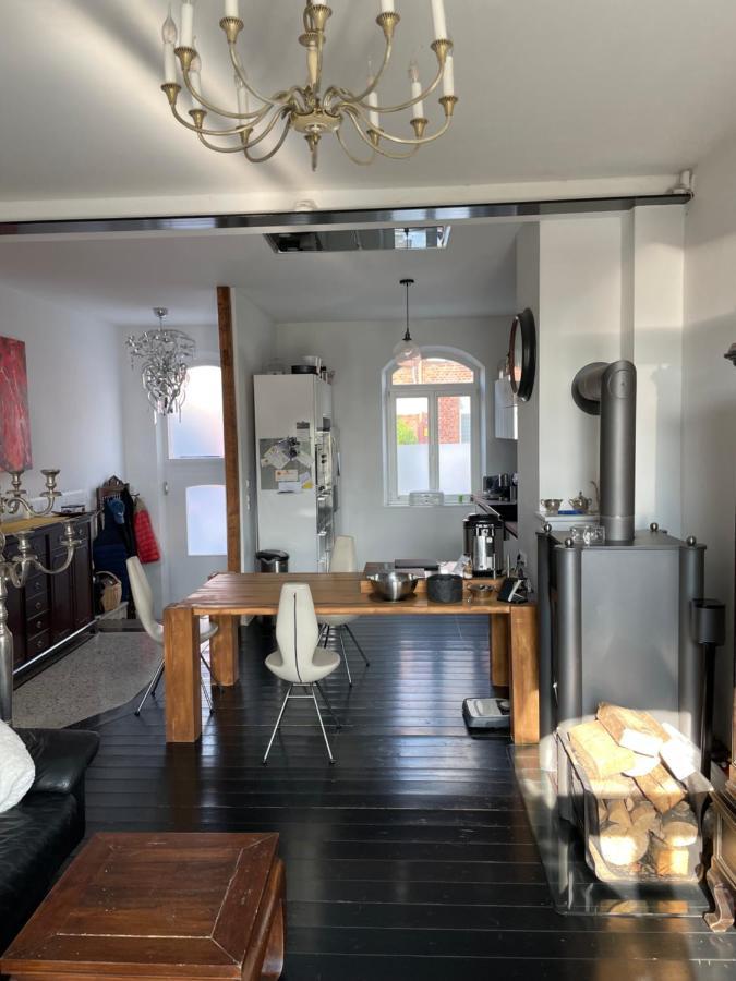Apartamento Denkmalgeschuetztes Schmuckstueck Düsseldorf