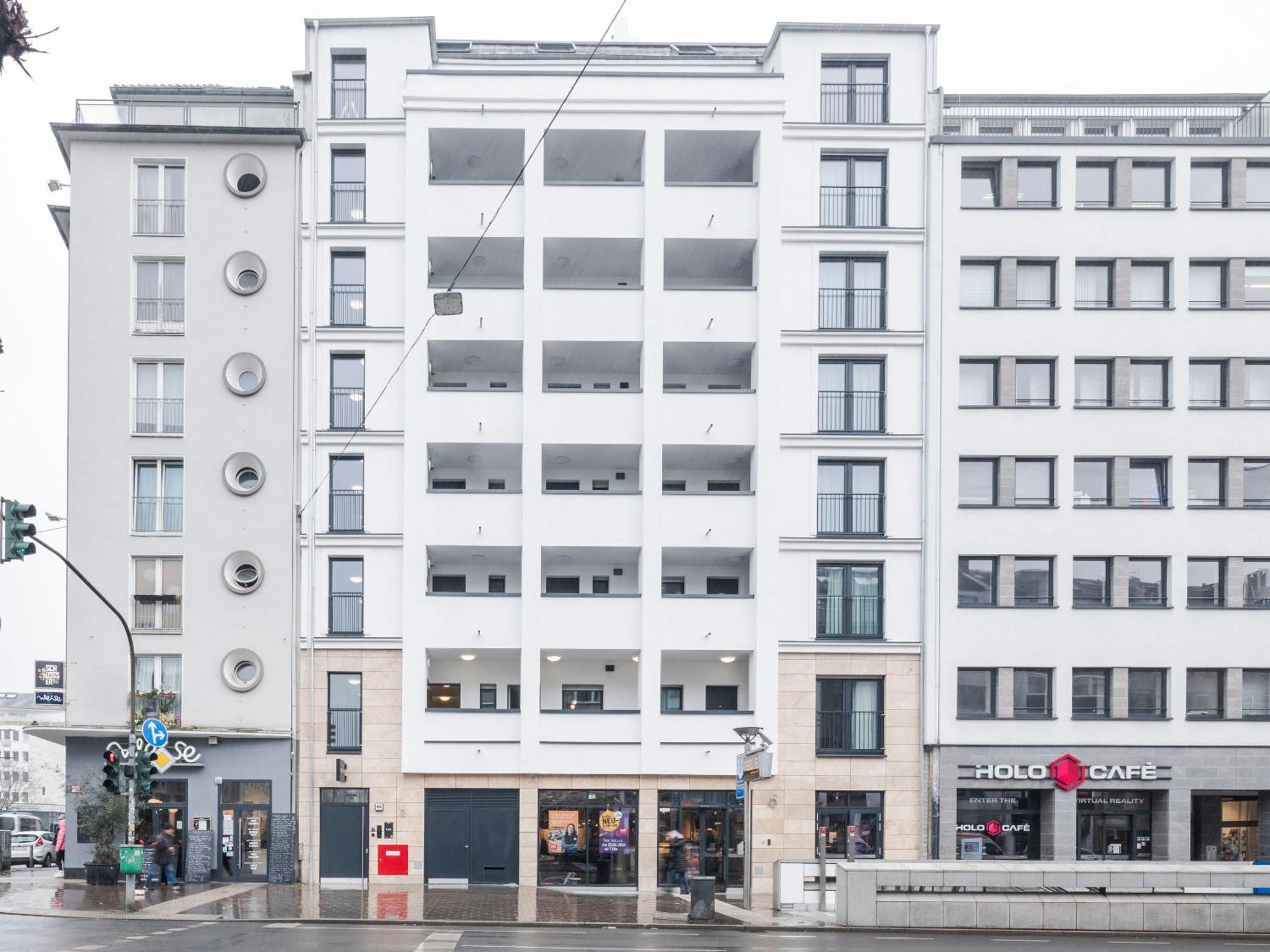 Numa Leo Aparthotel 4*