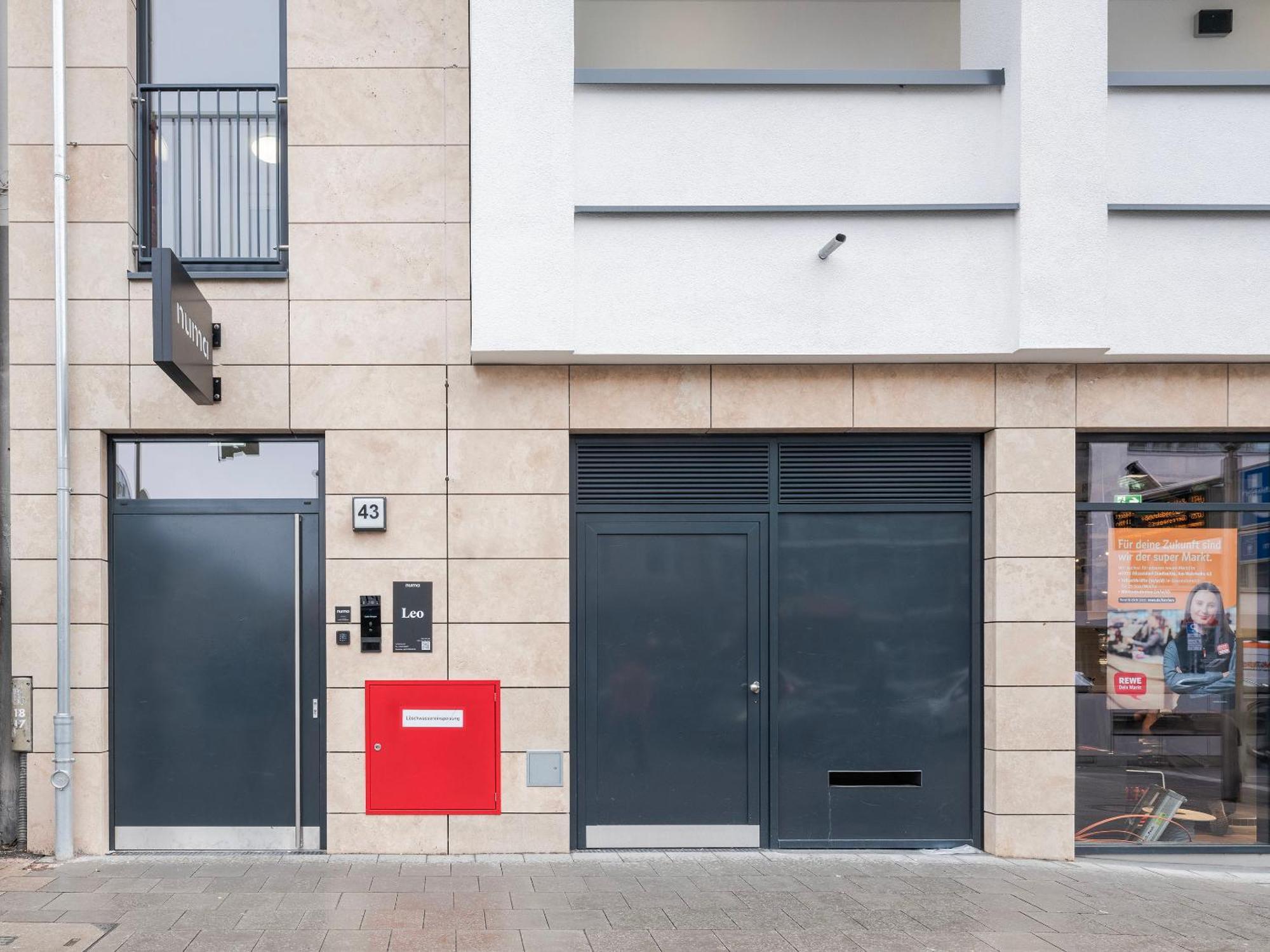 Numa Leo Aparthotel 4*