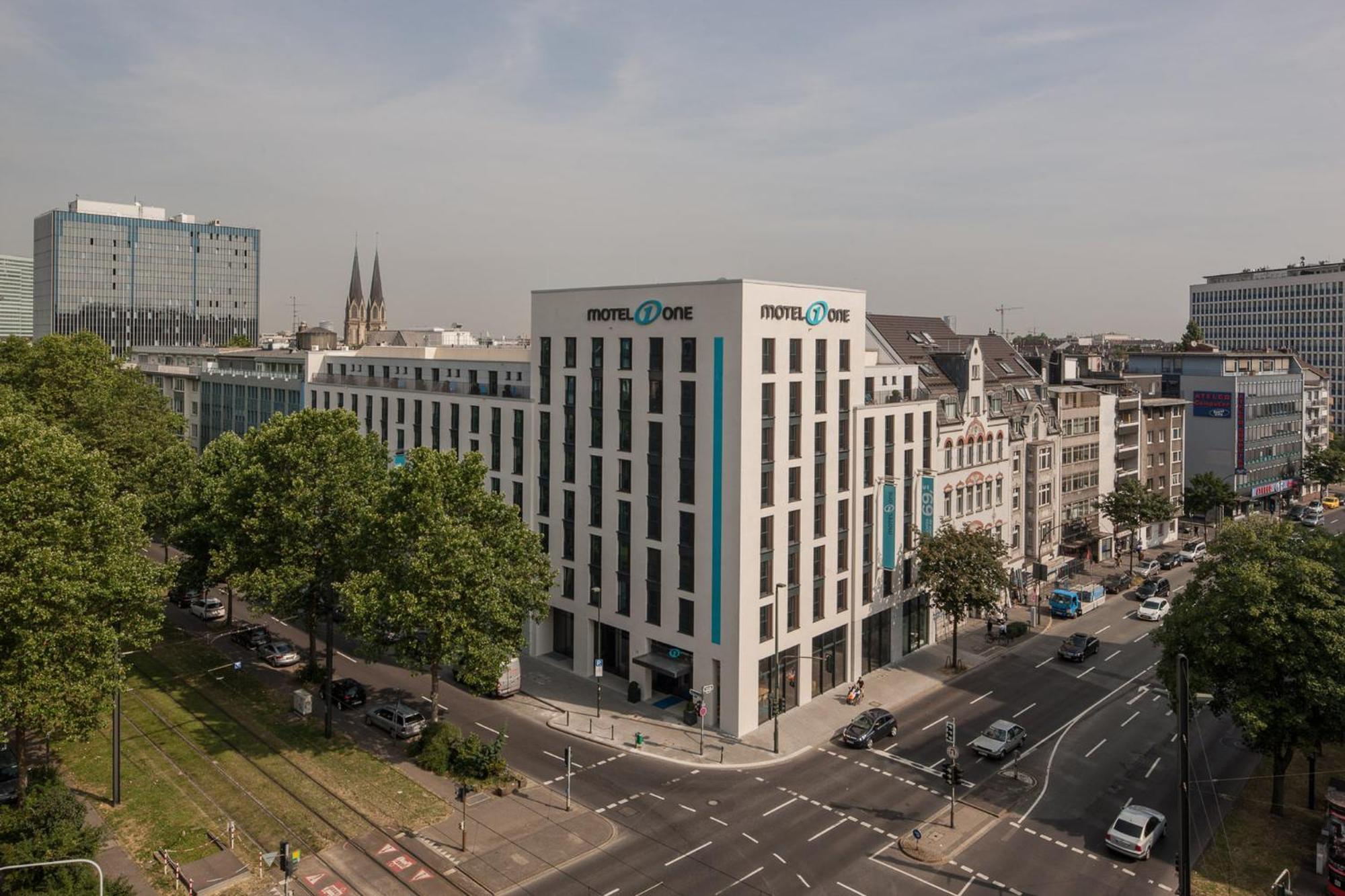 One Hauptbahnhof Hotel