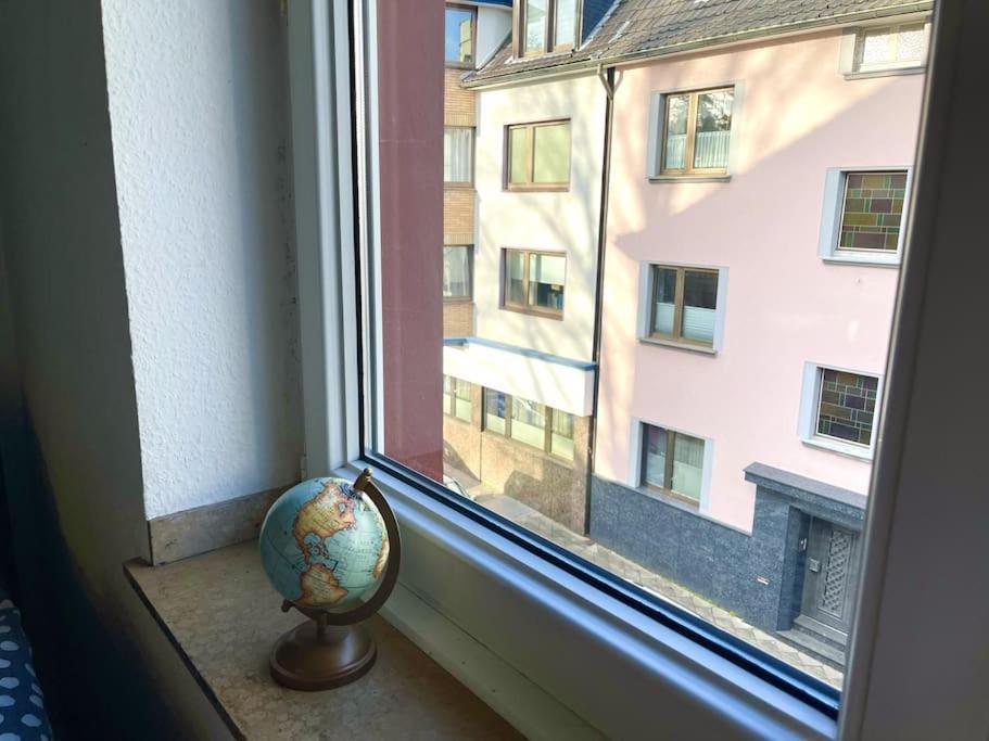 - Chilliges In Mit Balkon & Kuche; Big Tv And Bed - Apartamento *