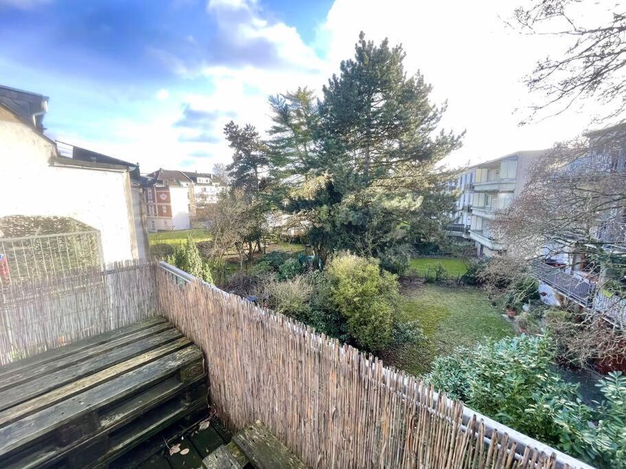 - Chilliges In Mit Balkon & Kuche; Big Tv And Bed - Apartamento