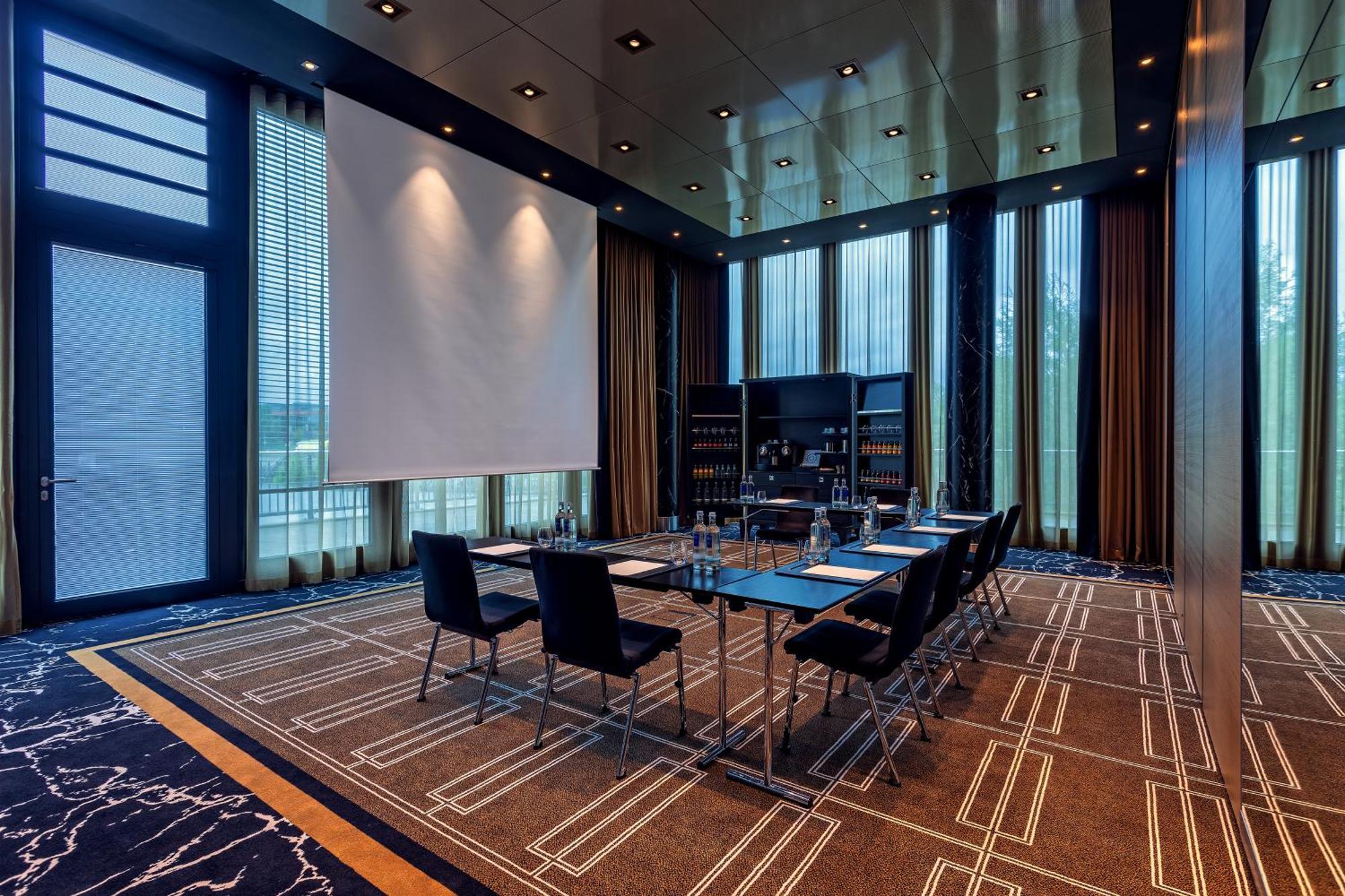 Hyatt Regency Hotel 5*