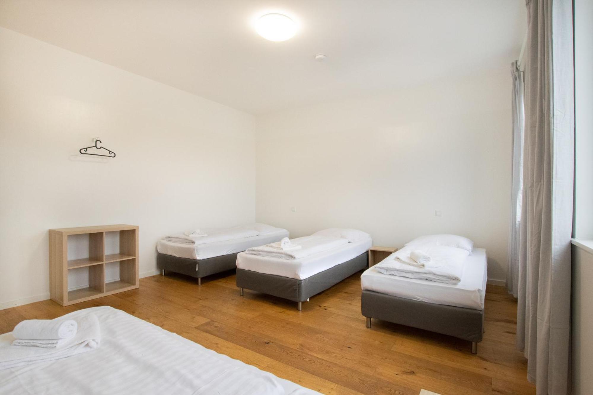 Raj Living - 300m2 Loft With 7 - 15 Min Messe Dus & Old Town Dus Apartamento *
