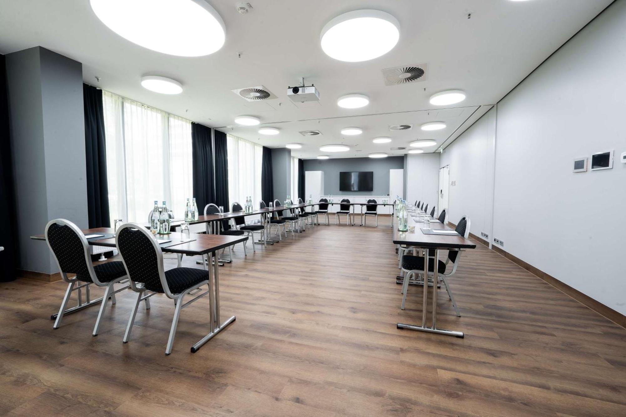 Radisson Blu Conference Hotel, Hotel