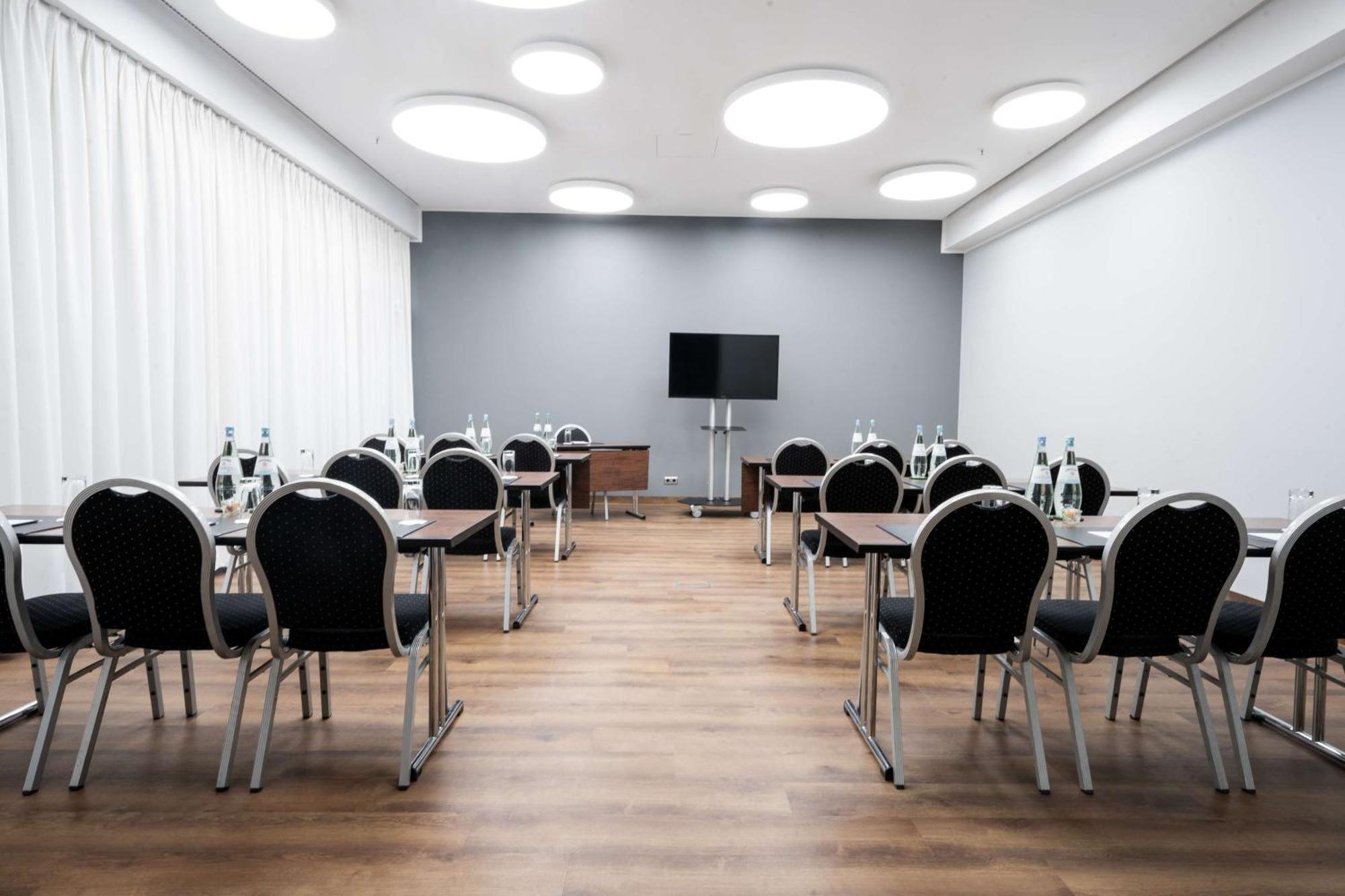 Radisson Blu Conference Hotel, Hotel 4*